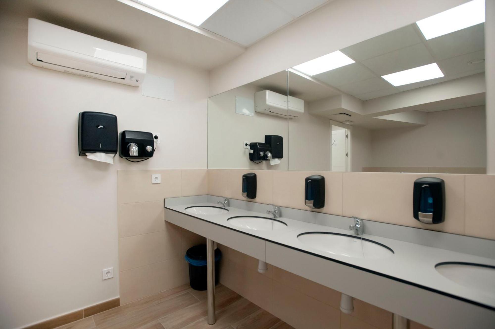 Hostel Dos Estaciones - Free Towels, Coffee & Tea, Remote Check-In Alicante Exterior foto