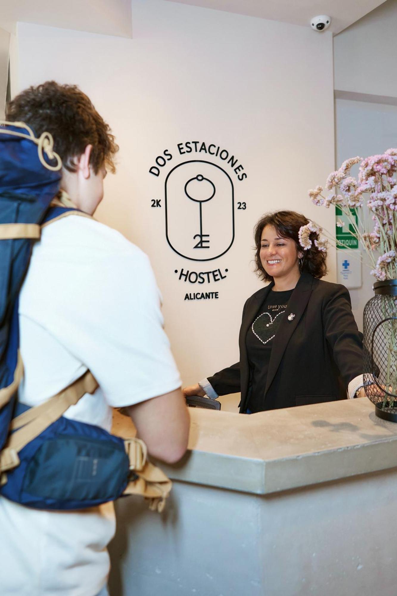 Hostel Dos Estaciones - Free Towels, Coffee & Tea, Remote Check-In Alicante Exterior foto